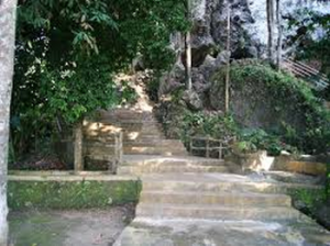 jalan ke goa cerme