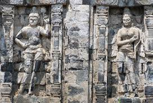 candi sari 7