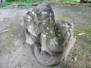 situs arca bugisan 4