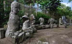 situs arca bugisan 5