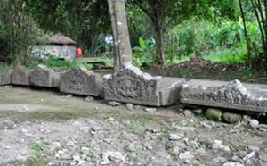 situs arca bugisan 6