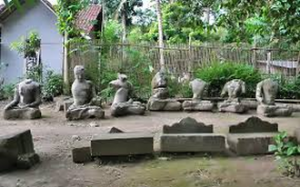 situs arca bugisan 8