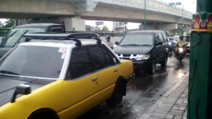 macet-banjir_di jogja