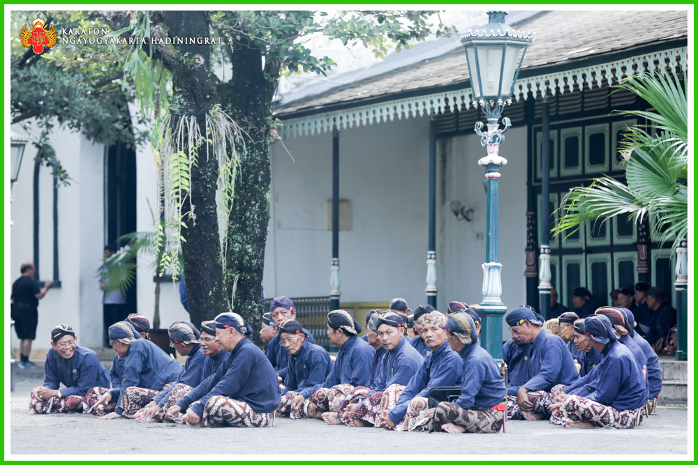 Permalink to Tugas dan Fungsi Abdi Dalem Kraton Yogyakarta