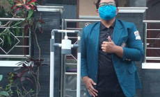 Permalink to Guna Putus Rantai Penyebaran Covid-19. Mahasiswa Fakultas Teknik Undip Ciptakan “Handsanitizer Handless” dan Lakukan Sosialisasi New Normal via Door to Door