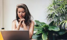 Mengoptimalkan Sertifikasi Karyawan dengan Ujian Online