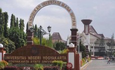 Permalink to Yanuar Gagal kuliah Karena Berkas Dicuri