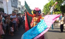 Kemeriahan Karnaval Busana di Jogja Fashion Week