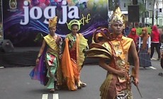 Permalink to Ada Ular Tangga Raksasa di Jogja Kreatif