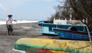 Permalink to Ombak Besar Hantam Kapal Nelayan Kulonprogo