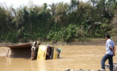 Truk Hanyut Terbawa Arus Kali Progo